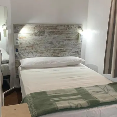 Casa De Huespedes Almansa 2* Μαδρίτη