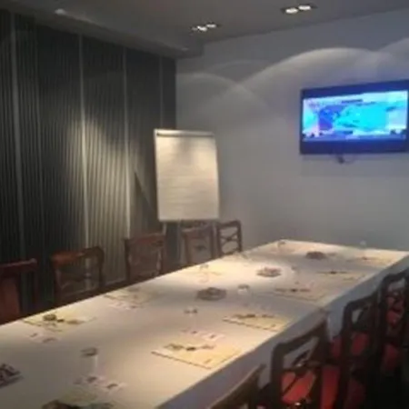 Petit Palace Tres Cruces 3* Madrid