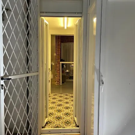아파트 Calle Amparo100 Red Brick Loft For 8 Lavapies *