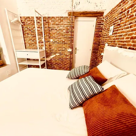 Calle Amparo100 Red Brick Loft For 8 Lavapies 마드리드