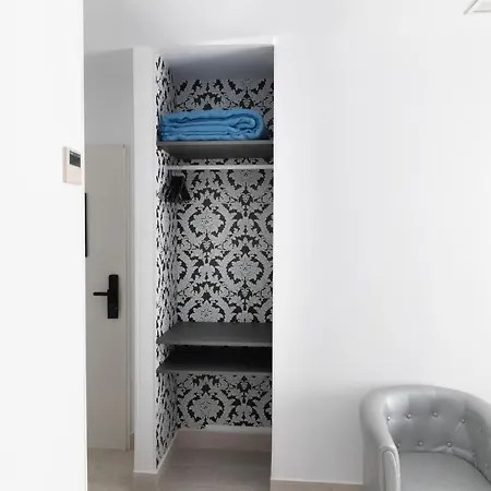 Boutique I Host