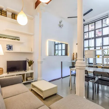 Piso En Lavapies 3 Dormitorios 8 Personas アパート