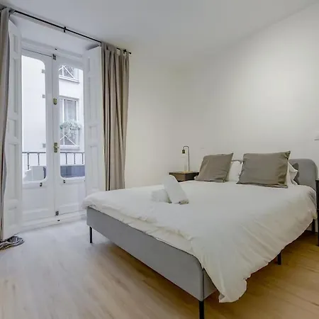 Modern Apt 6px En La Plaza De Tirso De Molina *