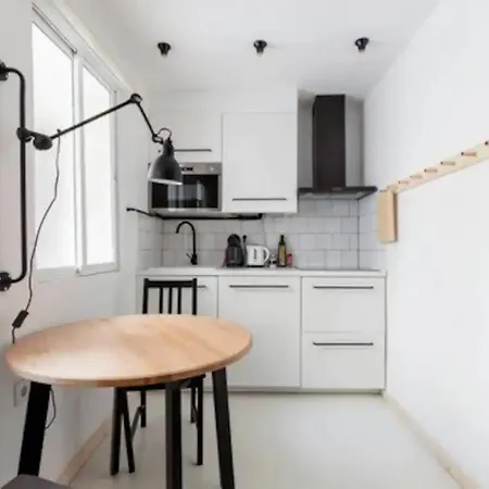 Chueca Downtown Apartment *