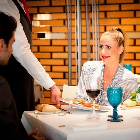 Marriott Auditorium & Conference Center Hotel 4*
