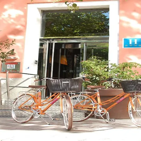 Petit Palace Plaza Del Carmen 4* Madryt