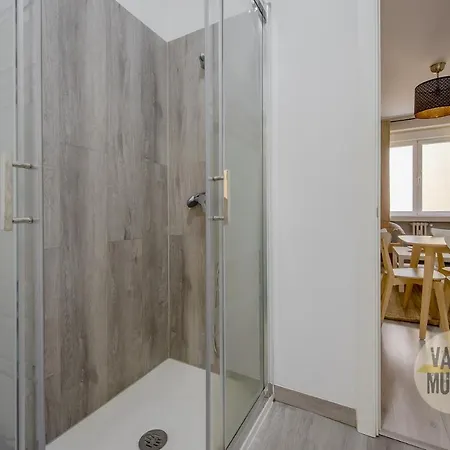 Calido Apartamento De 3 Hab En El Centro De
