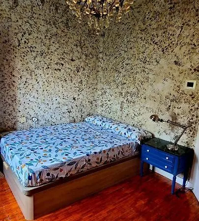 La Guarida De Burton Apartment Madrid