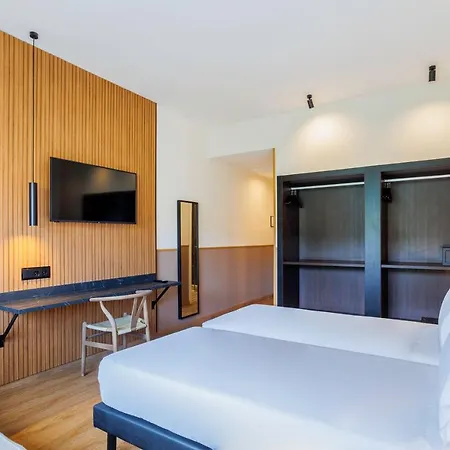 Acta Madfor Hotell
