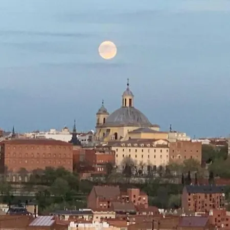アパート El Atico De Madrid, Vistas A La Ciudad マドリード