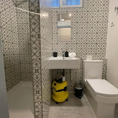 Centrico And Cozy Apt 9pax En Calle San Dimas Apartment *