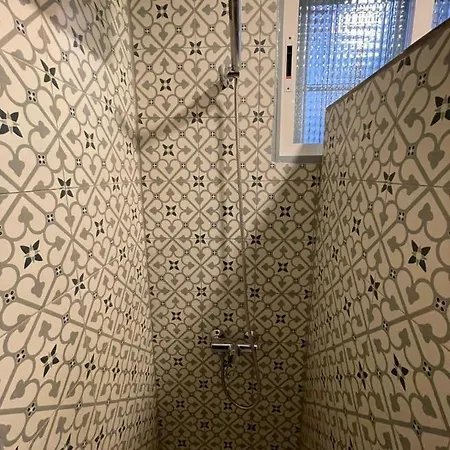 Apartment Centrico And Cozy Apt 9pax En Calle San Dimas