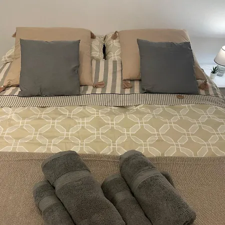 Stylish One Bedroom Flat In The Heart Of * Madrid