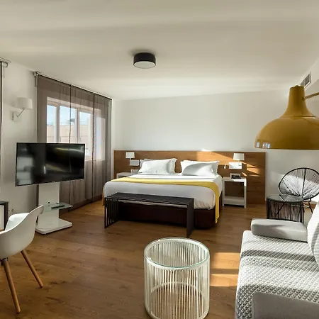 Rafaelhoteles Atocha Hotel