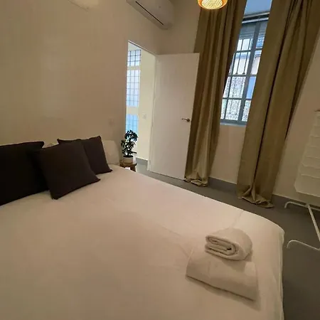 Centrico And Cozy Apt 9pax En Calle San Dimas Apartment