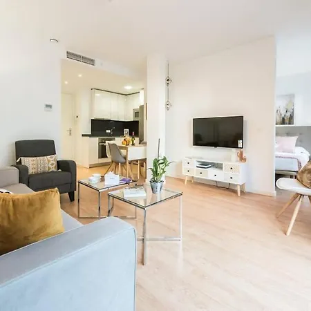 Apartment Chamberi Con Jardin B By Regalatemadrid Com Madrid