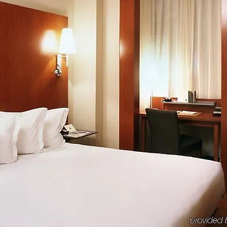 Ac Los Vascos By Marriott Hotel