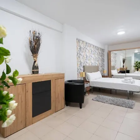 Apartment Triplex At Street Level P De Toros Ventas-v-coro *