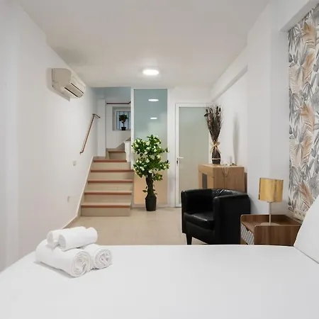Apartment Triplex At Street Level P De Toros Ventas-v-coro *