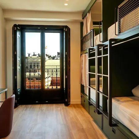 Hostel Latroupe Prado