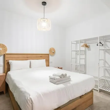Flat In Lavapies At Street Level S23c Madrid