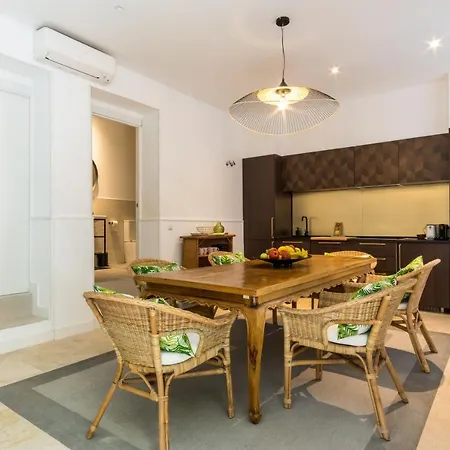 Modern And Cozy- 3bedrooms 2bathrooms- Chamberi アパート マドリード