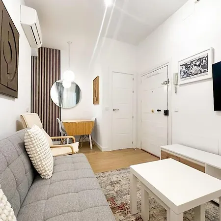 Cozy 2bd Flat City Center + Ac マドリード