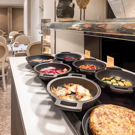 Отель Catalonia Atocha 4*