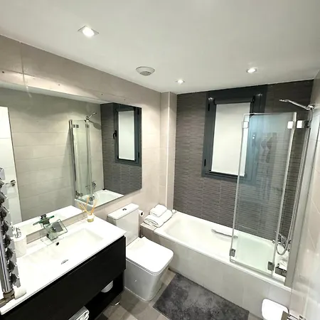 Luxury Apartment *