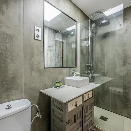 Algaba 28 Estudio San Isidro-oporto-vistalege * Madrid