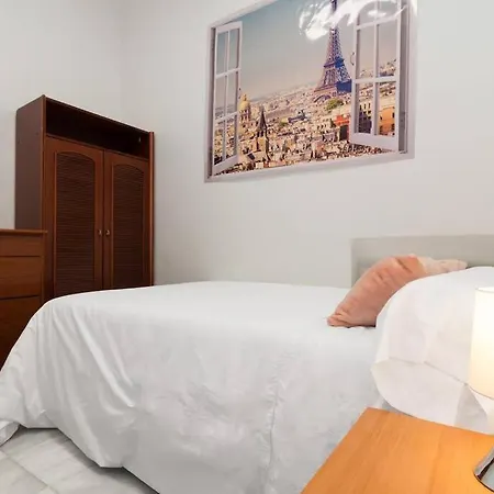 Spacious & Comfortable Flat In Gran Via-sol Apartamento