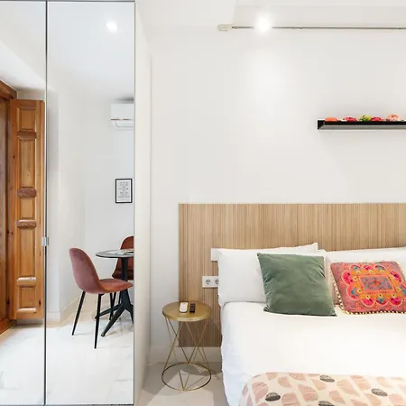 Dobo Luna Apartment