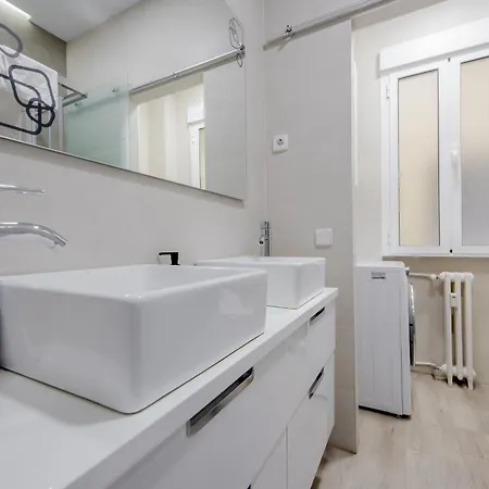 Elegante Apartamento En El Centro De Madrid-rastro
