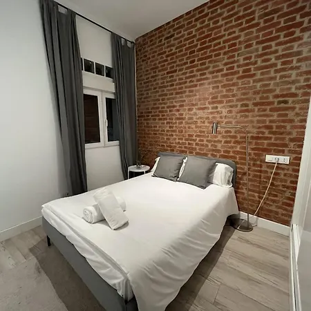 C-almendro, Nuevo Piso En El Corazon De E1 Apartamento *