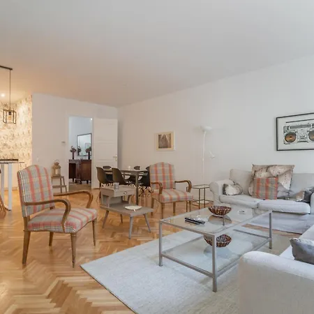 Spacious Central-3bedrooms 3bathrooms-sol * Madrid