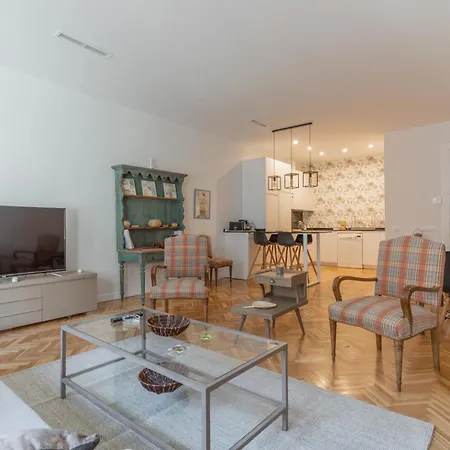 Spacious Central-3bedrooms 3bathrooms-sol *