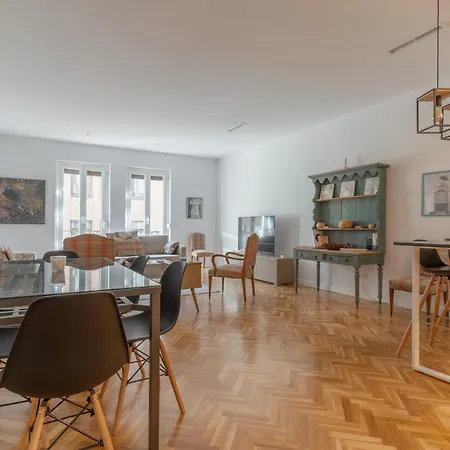 Spacious Central-3bedrooms 3bathrooms-sol