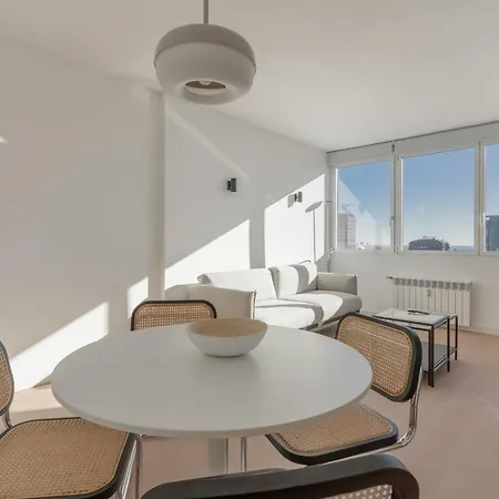 Bright With Views -2bd 1bth- Bernabeu Madri