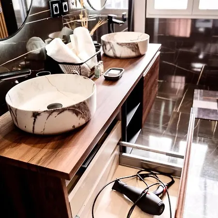 Luxury And Elegant *
