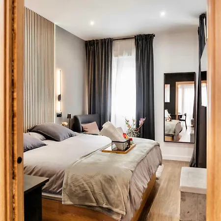 Luxury And Elegant Apartment *