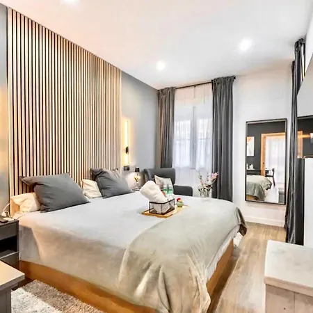 Luxury And Elegant Apartment