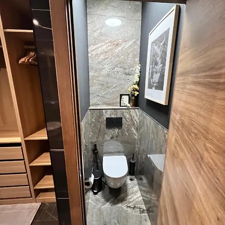 Apartment Luxury And Elegant