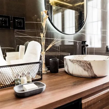 Luxury And Elegant *