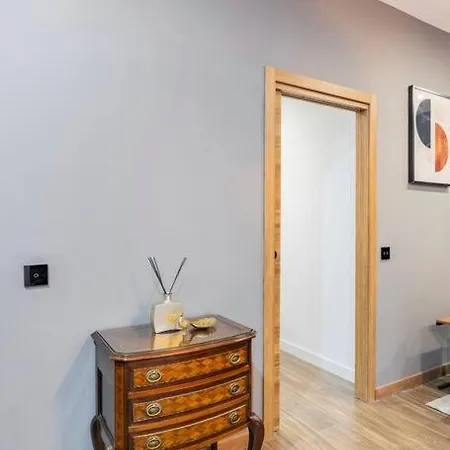 Apartment Luxury And Elegant