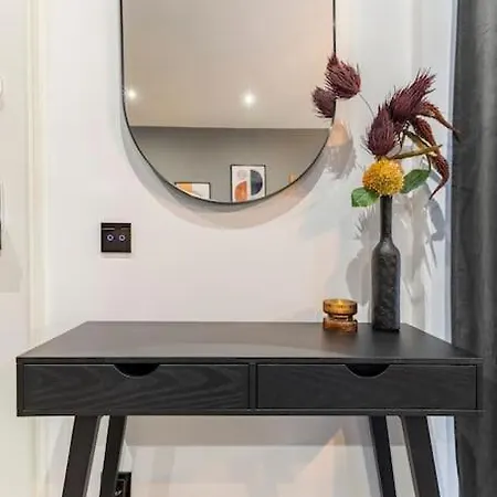Luxury And Elegant *
