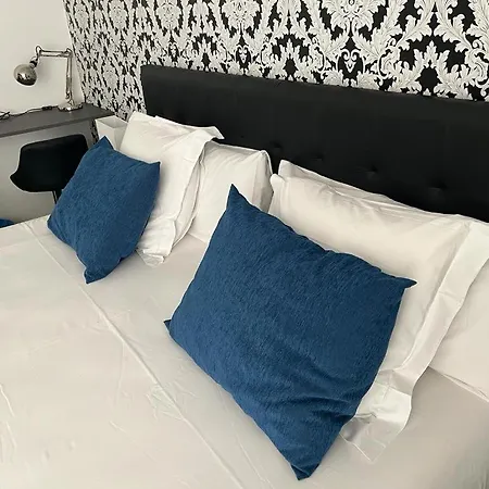Boutique I Host