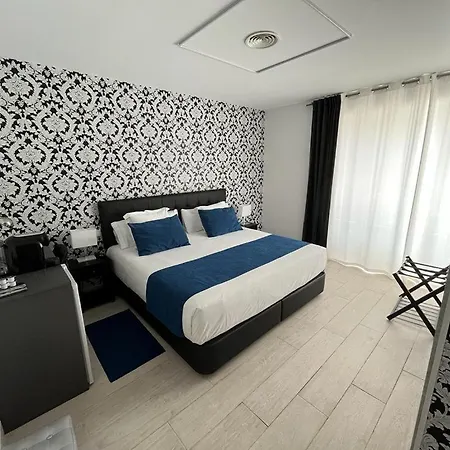 Boutique I Host 3* Madrid