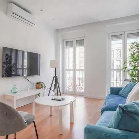 Daire Cozy And Bright-1bedroom 1bathroom-chamberi *