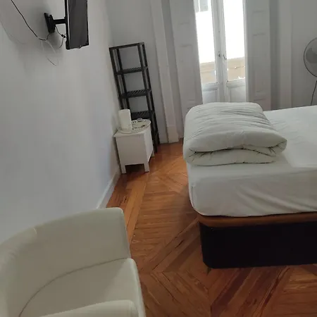 Grand Via House