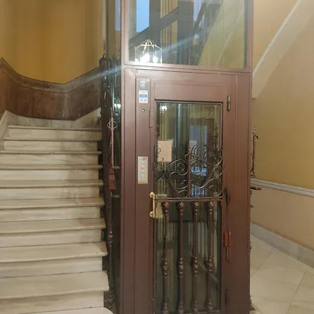 Pensionat Grand Via House